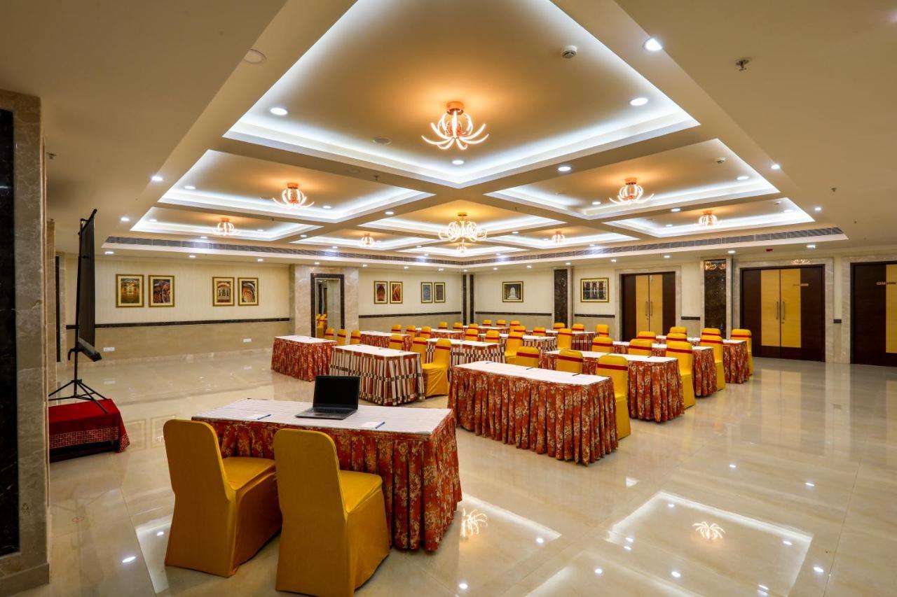 Hotel Aadithya Chennai Exteriör bild