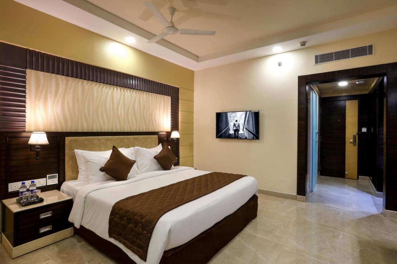 Hotel Aadithya Chennai Exteriör bild